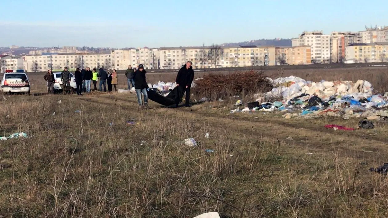 Șocant! Femeie moartă, dezbrăcată și plină de sânge, în zona genitală, găsită pe un câmp din Iași