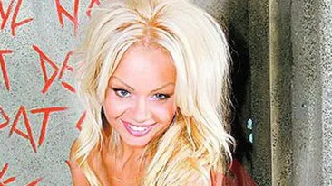 Pamela Anderson de Romania se marita
