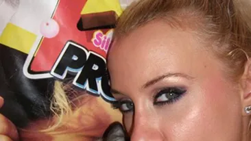 Pisicuta, pis pis pis! Vezi cine o incalzeste pe Pamela de Romania in serile geroase!