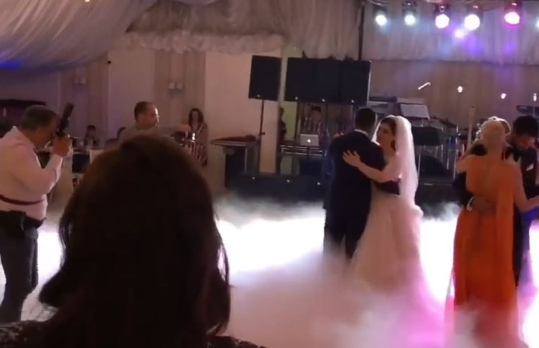 Younes și Raluca, dansul mirilor, pe o melodie arăbească