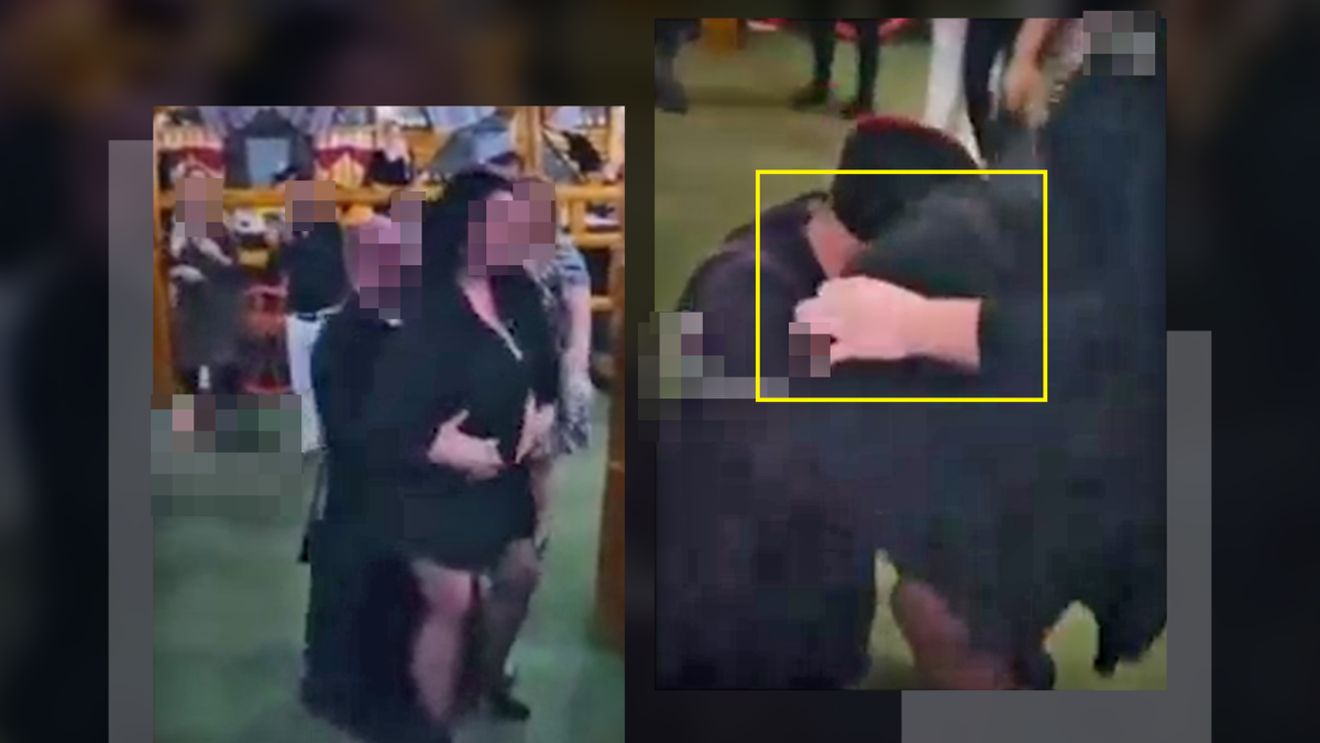 S-a băgat sub fusta femeii și... Popa lovește din nou, după ce a dat bani la lăutari, îmbrăcat în straie bisericești