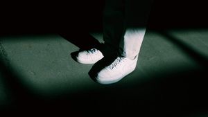 (P) Tehnologie și confort: ce stă în spatele unor adidasi perfecți pentru ritmul zilnic