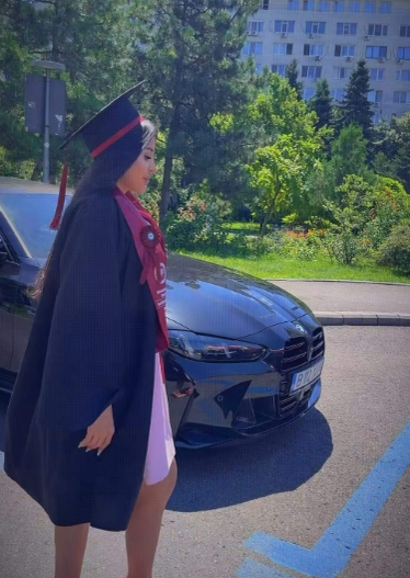 Bucurie mare în familia lui Sile Cămătaru! Fiica lui cea mică a terminat facultatea