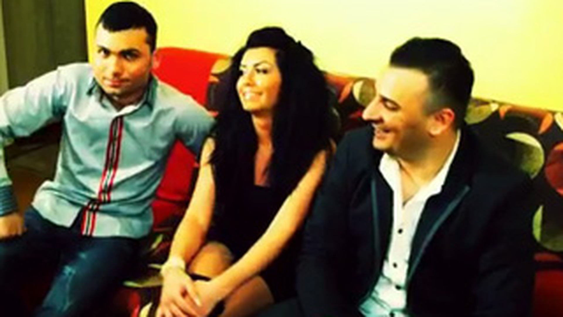VIDEO Liviu Guta lanseaza noua moda! Maneaua cantata in soapta!