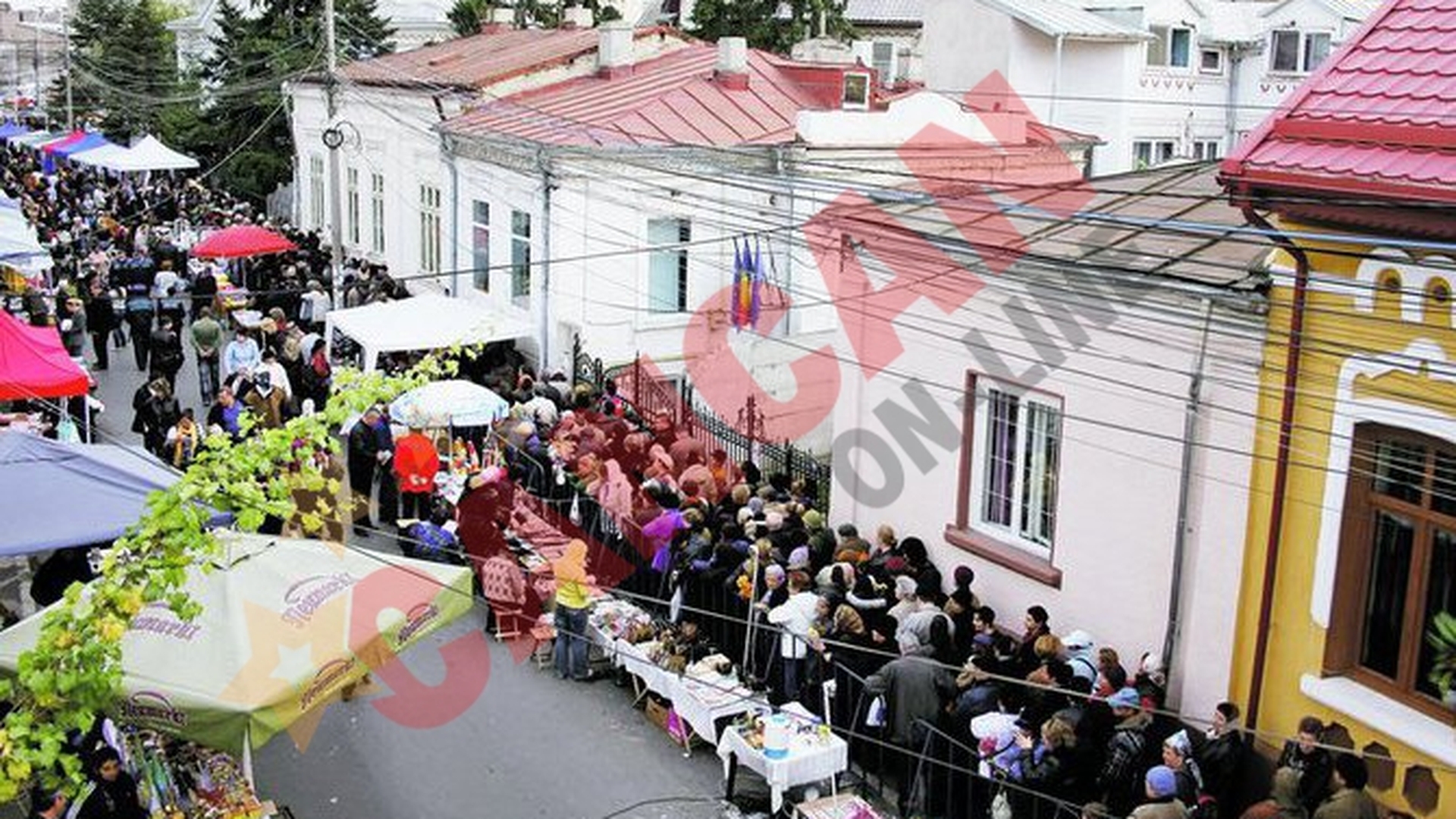 "L-am rugat sa ma ajute sa imi pun dintii!"