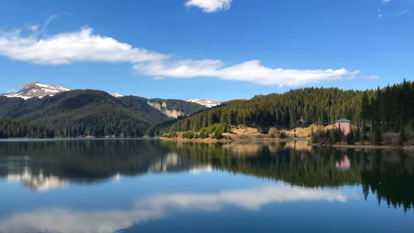 Locul din România denumit "Paradisul sălbatic". Se află la doar o oră de Bucureşti