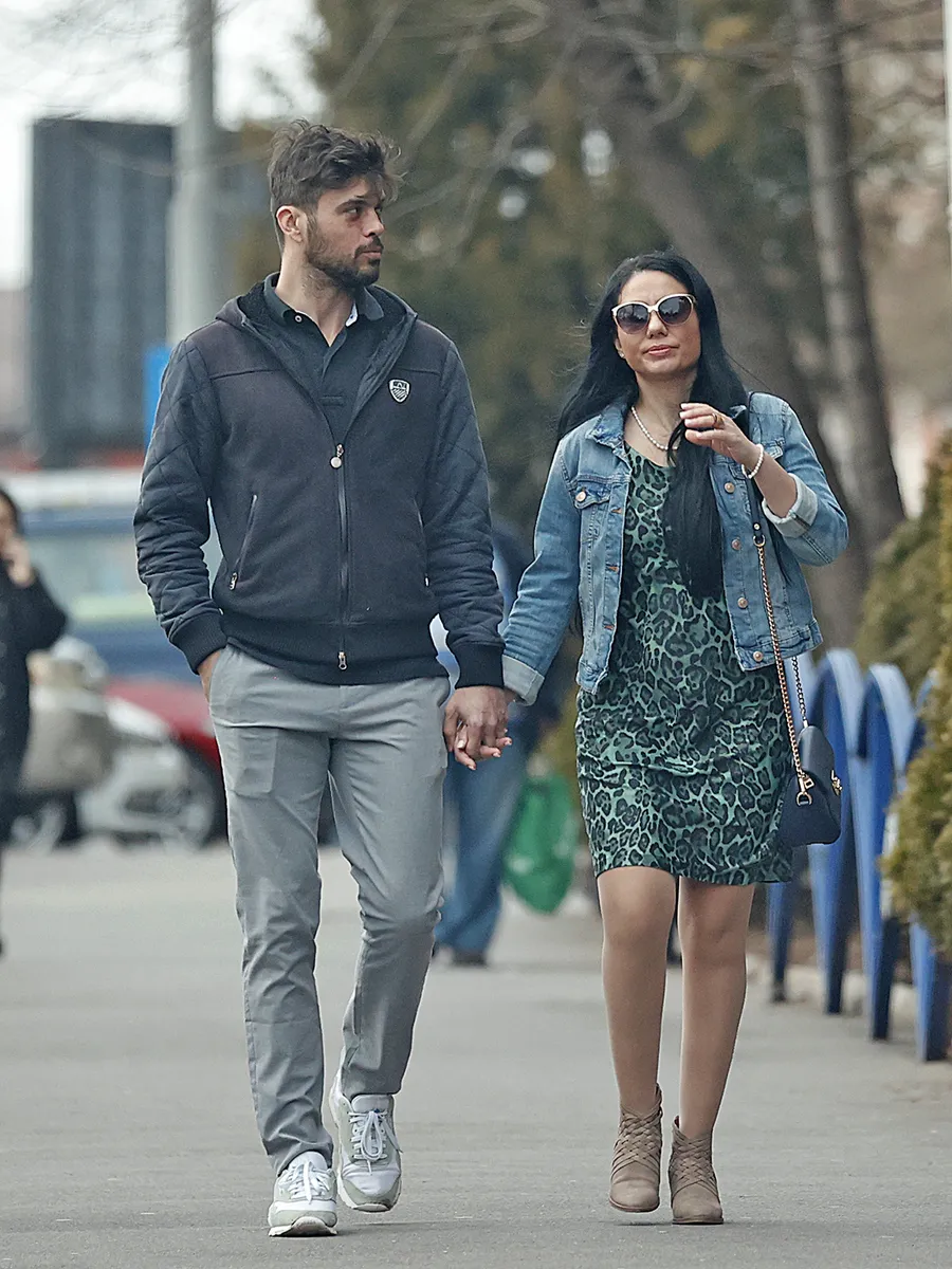 Marius Elisei i-a ținut de urât iubitei, în timp ce fosta soacră era înmormântată