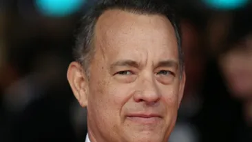 Tom Hanks, filmat în timp ce tremură incontrolabil pe scenă. Actorul și-a îngrijorat fanii