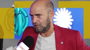 Cosmin Seleși bate palma în emisiunea de la PRO TV, dar acasă dă cu pumnul în masă: “Soția nu mă contrazice!”