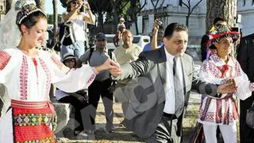 Vanghelie a jucat Perinita la Roma