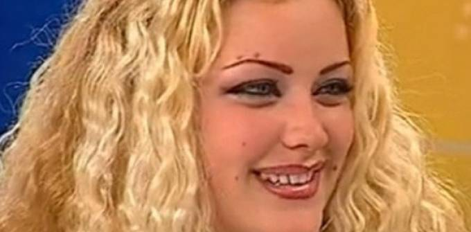 Câte clase a terminat Bianca Drăgușanu. Ce studii are, de fapt, vedeta