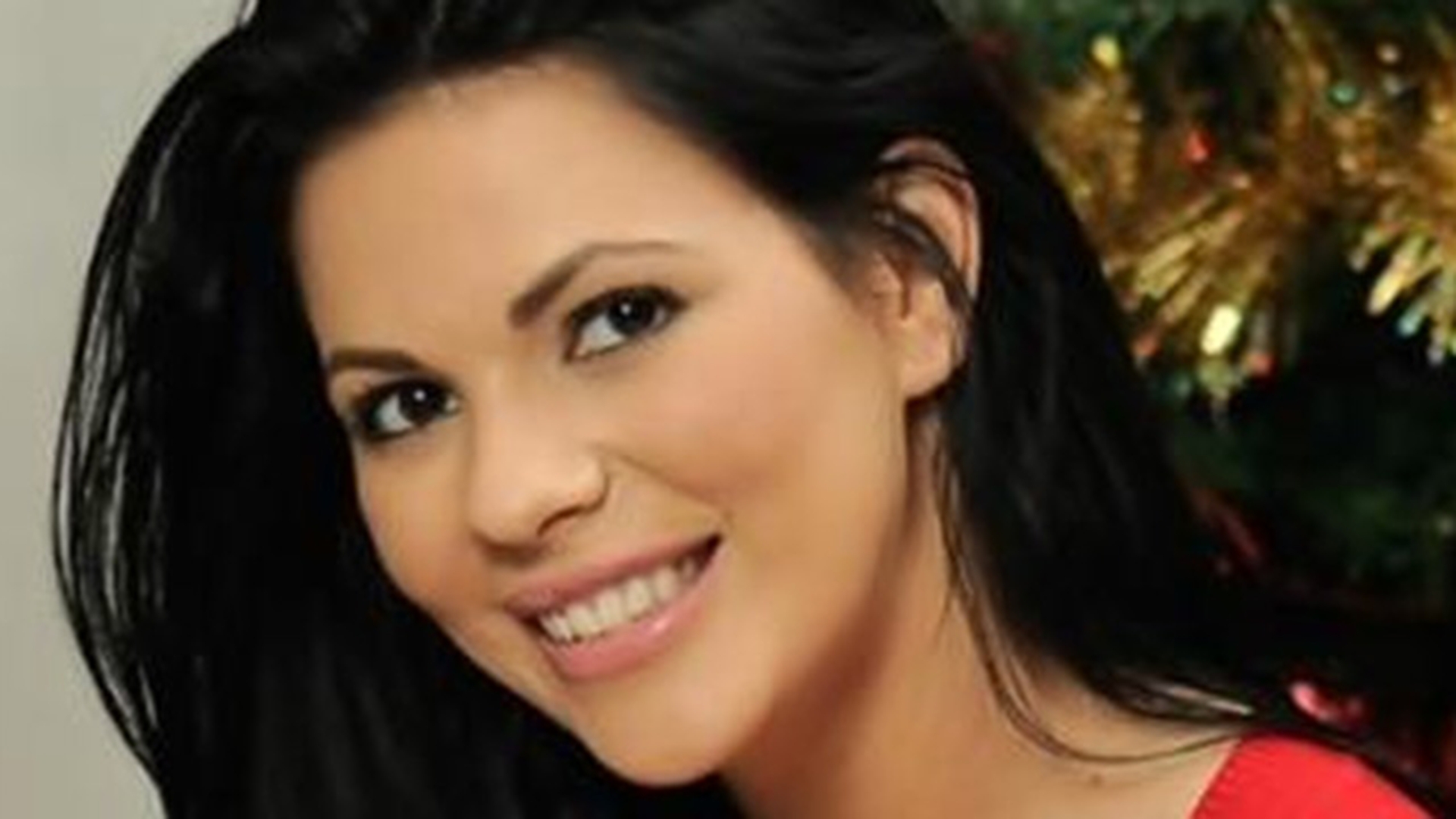Cât de bine arată Andreea Bododel, la cinci luni de la naştere! Nu are pic de celulită, iar kilogramele in plus sunt istorie