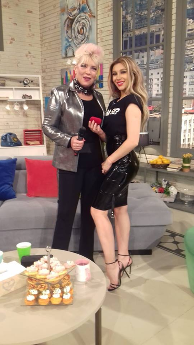 Acesta e părul ei sau poartă peruci?! Silvia Dumitrescu a deslușit misterul ultimilor 30 de ani din muzica românească