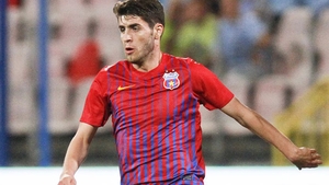Daca-l vede Gigi, il da afara de la Steaua! Mihai Radut, show pe mese in club. Vezi ce i-a facut Meme cand l-a prins