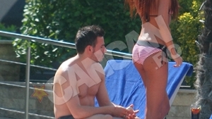 VIDEO Ce buna e Bianca la piscina! A iesit cu Cristea la soare!