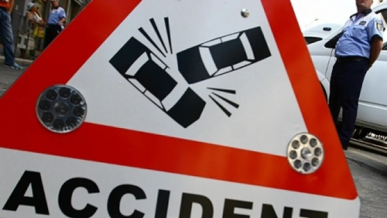 Accident pe DN1 - două maşini s-au ciocnit şi două persoane au rămas încarcerate