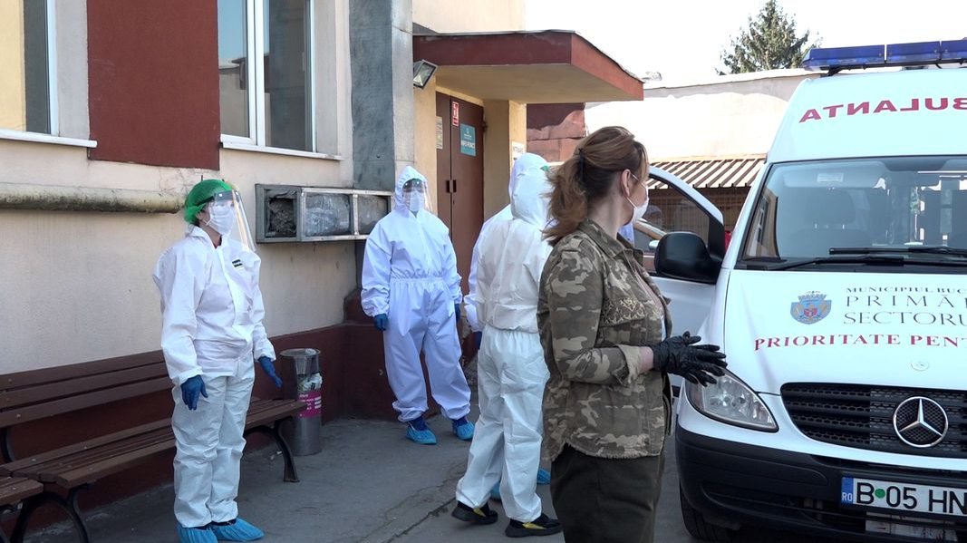Primăria sectorului 1 a strâns sute de voluntari și a mers să împartă alimente la peste 500 de persoane. „Vom repeta acțiunea”