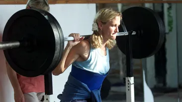 Beneficiile reale ale antrenamentului cu greutăți pentru femei, potrivit specialiștilor