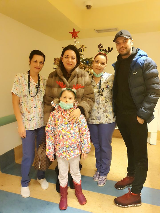 Oana Roman, susținută de Marius Elisei la spital, unde a ajuns fiica lor. Ce vești au primit azi de la medici