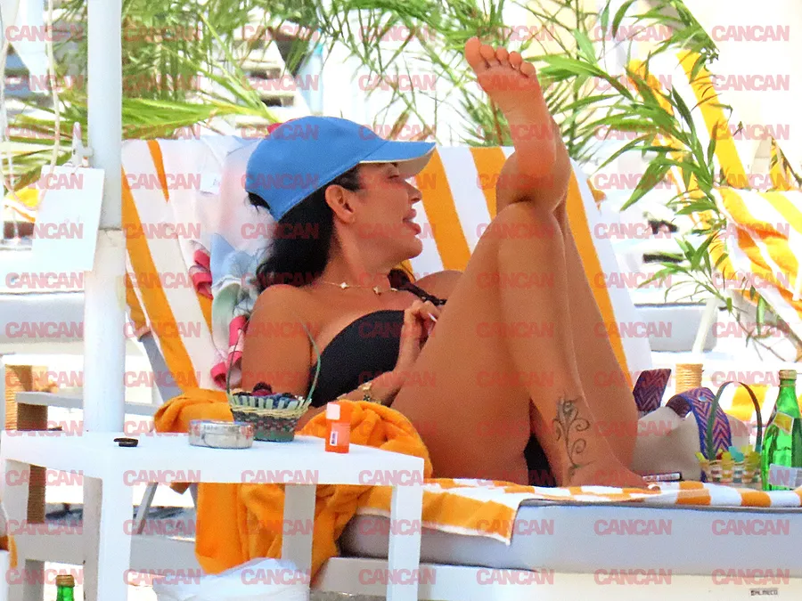 Andreei i-a atras atenția un cățel care a făcut-o imediat să zâmbească