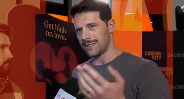 Familist, model și actor, Adrian Nartea dezvăluie cine i-a fost mentor: “Nu mai este printre noi!”