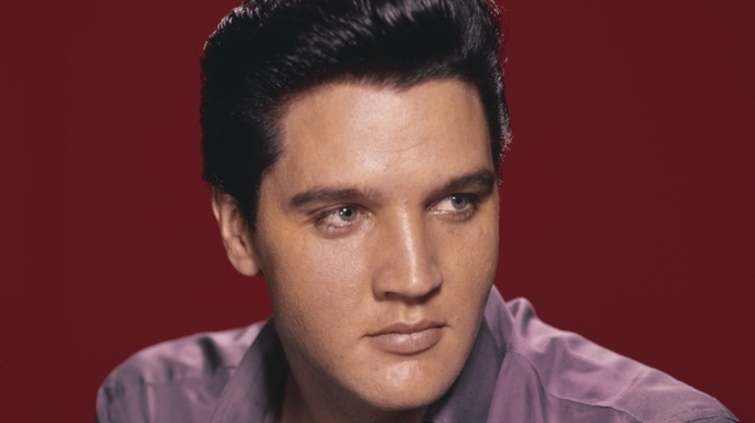 Aşa ar fi arătat astăzi ELVIS PRESLEY, dacă ar fi trăit! Iată imaginea care a făcut tot internetul să o ia razna instant