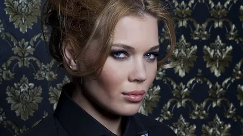 S-a transformat in femeie de casa pentru iubit si socru. Vezi ce a facut Gina Pistol de sarbatori si cati bani a pierdut!