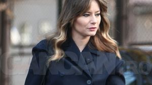Imaginile care o dau de gol pe Laura Cosoi! Îşi ascunde burtica de graviduţă?!