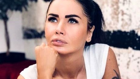 Oana Zăvoranu și-a pus fanii pe jar! Vedeta s-a afișat cu părțile intime la vedere