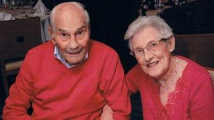El, 103 ani. Ea, 91. Cel mai bătrân cuplu din lume, poveste de dragoste ca-n filme
