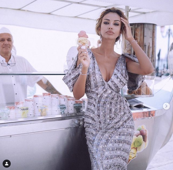 Mădălina Ghenea iubește din nou! Idilă cu fotbalistul minune al lui AS Roma