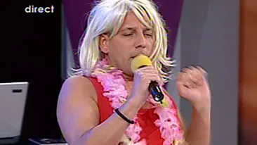 VIDEO GENIAL! Costin Marculescu s-a imbracat in Shakira si a dansat pentru Stoian!