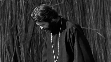 Debut cu surpize pentru Dorian Boguta in calitate de regizor. Scene de nudism si diaconi cu puteri tamaduidoare in filmul sau