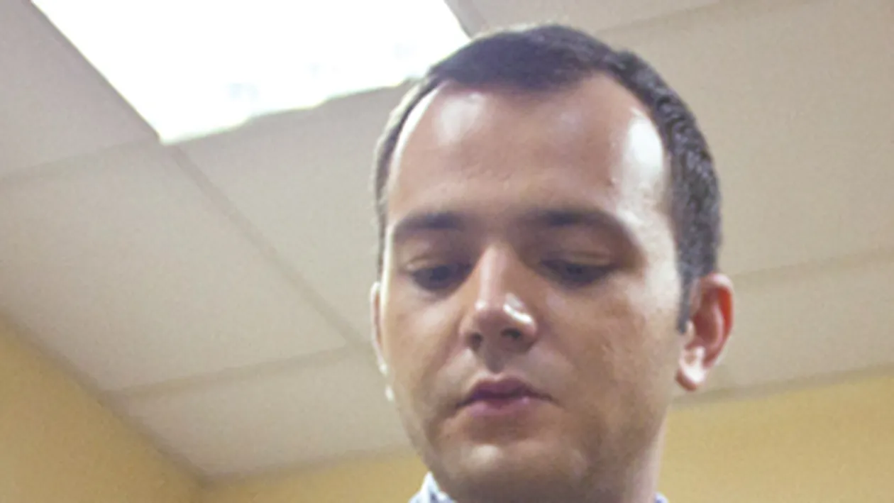 JURATII X FACTOR nu se despart deloc de telefoane!