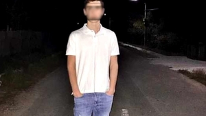 Uluitor! A fost lăsat să moară pe marginea drumului de prietenii săi. Andrei avea doar 18 ani