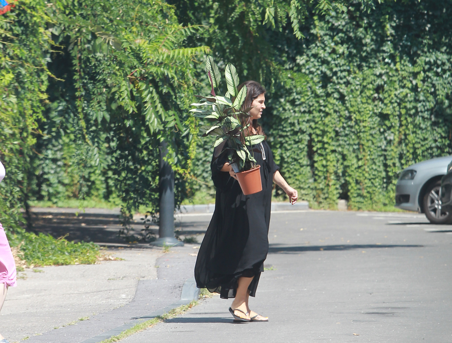 Dana Nicolaescu și-a refăcut viața, dar nu a renunțat să poarte doliu
