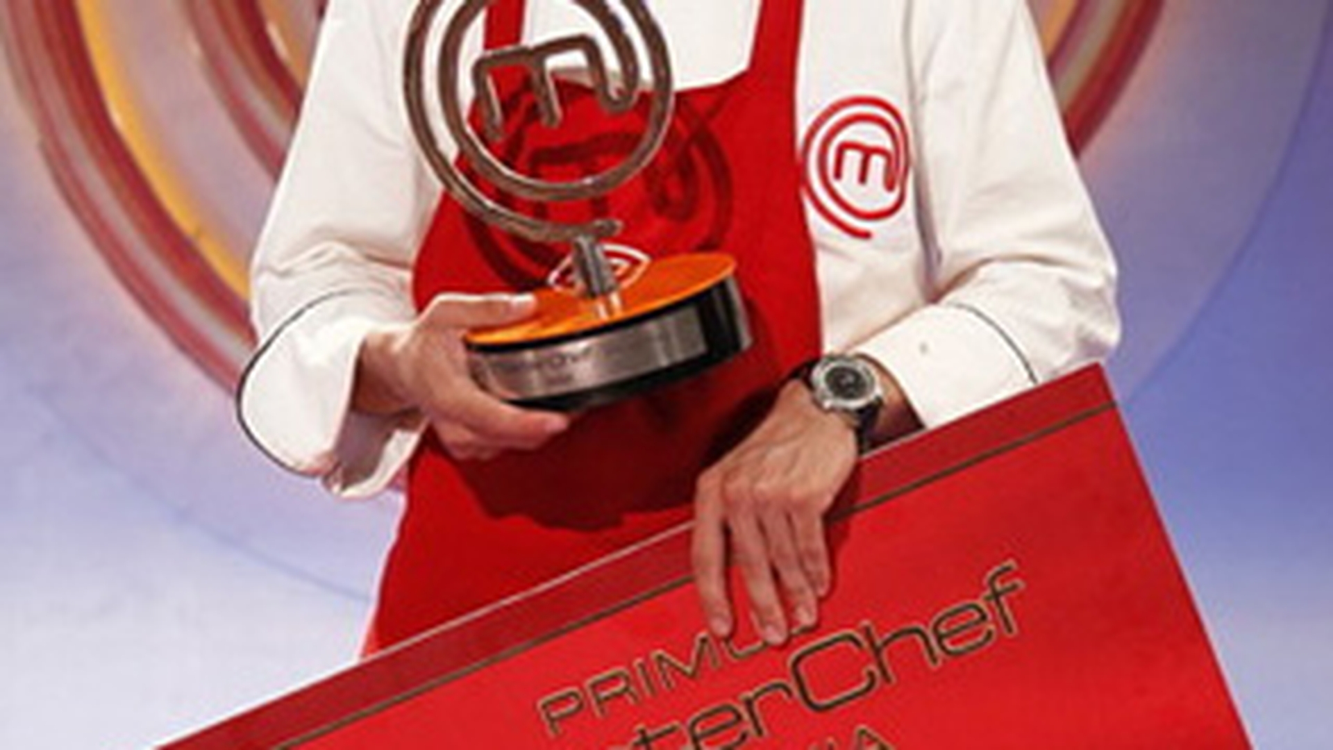 Au trecut 3 luni de cand a castigat MasterChef, dar n-a primit inca premiul si a refuzat toate ofertele de angajare! Vezi ce planuri are Petru Buiuca!