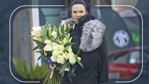 Ioana a schimbat ținuta de mărțișor și... Doamna Năstase a prins ”buchetul” de la altcineva?!