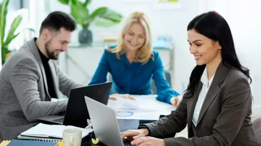 Angajații din România care vor lucra doar 4 zile pe săptămână de la birou. Decizie de ultimă oră