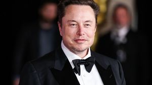 Averea lui Elon Musk, cel mai bogat om din lume, a depășit 400 de miliarde de dolari