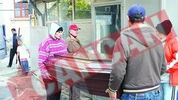 Ucisa cu bestialitate de fiul schizofrenic