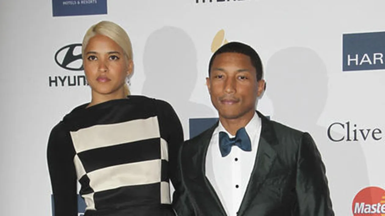 S-a căsătorit in secret! Un celebru cântăreţ si-a pus pirostriile când nimeni nu se astepta. Fanii sunt in stare de soc