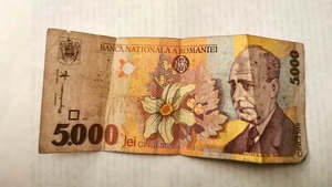 Mai știi bancnota de 5.000 de lei din 1998? Cu câți lei susține un român că o vinde pe OLX