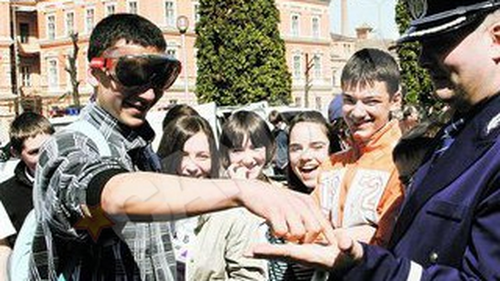 Au testat "ochelarii de betiv"