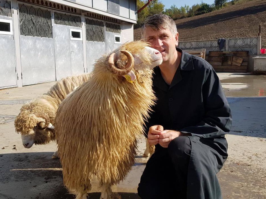 Cu ce se ocupă Cristian Pomohaci după ce a fost exclus din Biserică. Nu, nu este vorba de muzică!