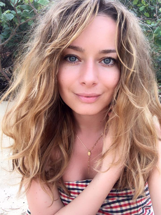 Cum arată Laura Cosoi în costum de baie, după ce a devenit mamă pentru a cincea oară