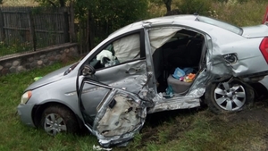 Accident rutier grav la Morărești, în judetul Arges. Două autoturisme s-au ciocnit violent in dreptul Hotelului Regal
