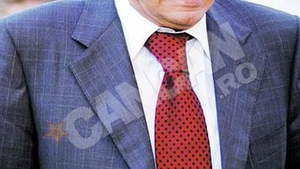 Face orice ca sa nu se scufunde planeta. Zgarcitul Copos loveste din nou: vrea P.R. cu 1.500 lei pe luna