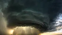 ”Apocalipsa” în Italia! Tornade devastatoare, morți, răniți… S-a instaurat Cod Roșu! VIDEO