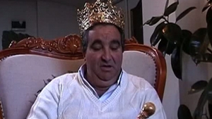 Doi REGI, doua COROANE! Una se face chiar in acest moment din banuti de aur!